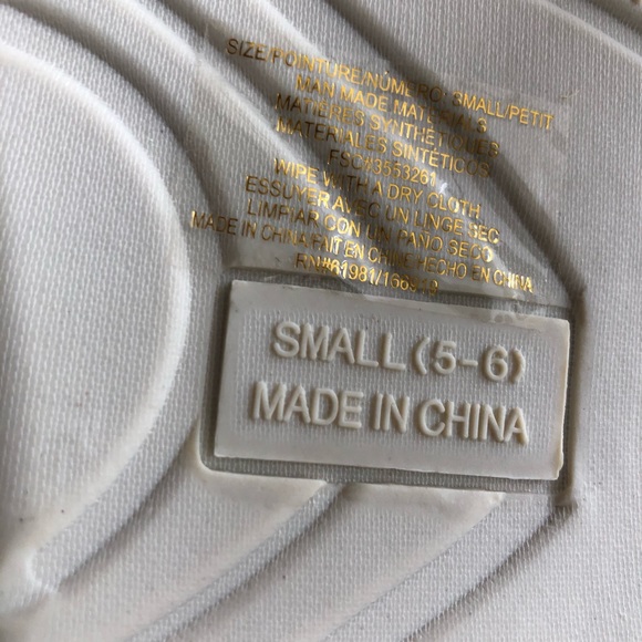 FUZZY BOOTY SLIPPERS - Picture 7 of 13